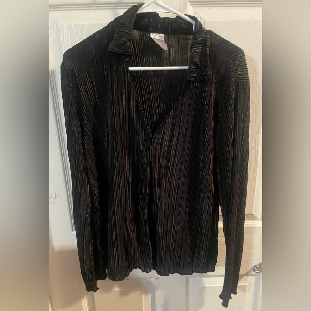No Boundaries Juniors Long‎ Sleeved Plisse Top! NWT! Size M!
